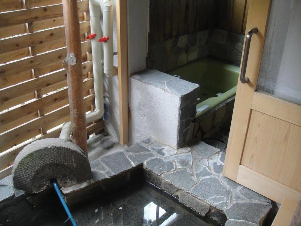 Jinpyokaku Hotel Yamanouchi  Bagian luar foto