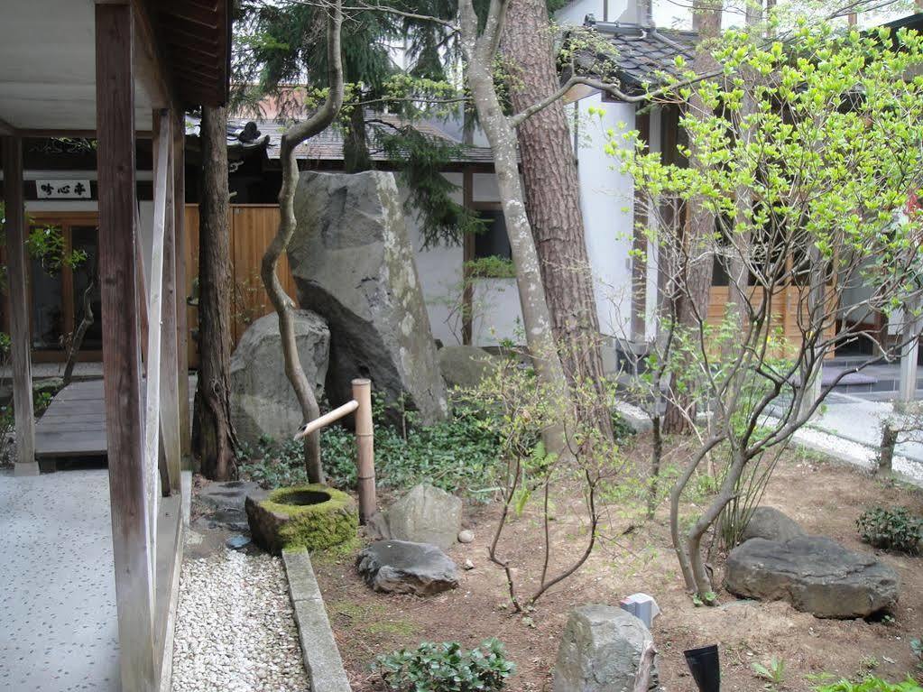 Jinpyokaku Hotel Yamanouchi  Bagian luar foto