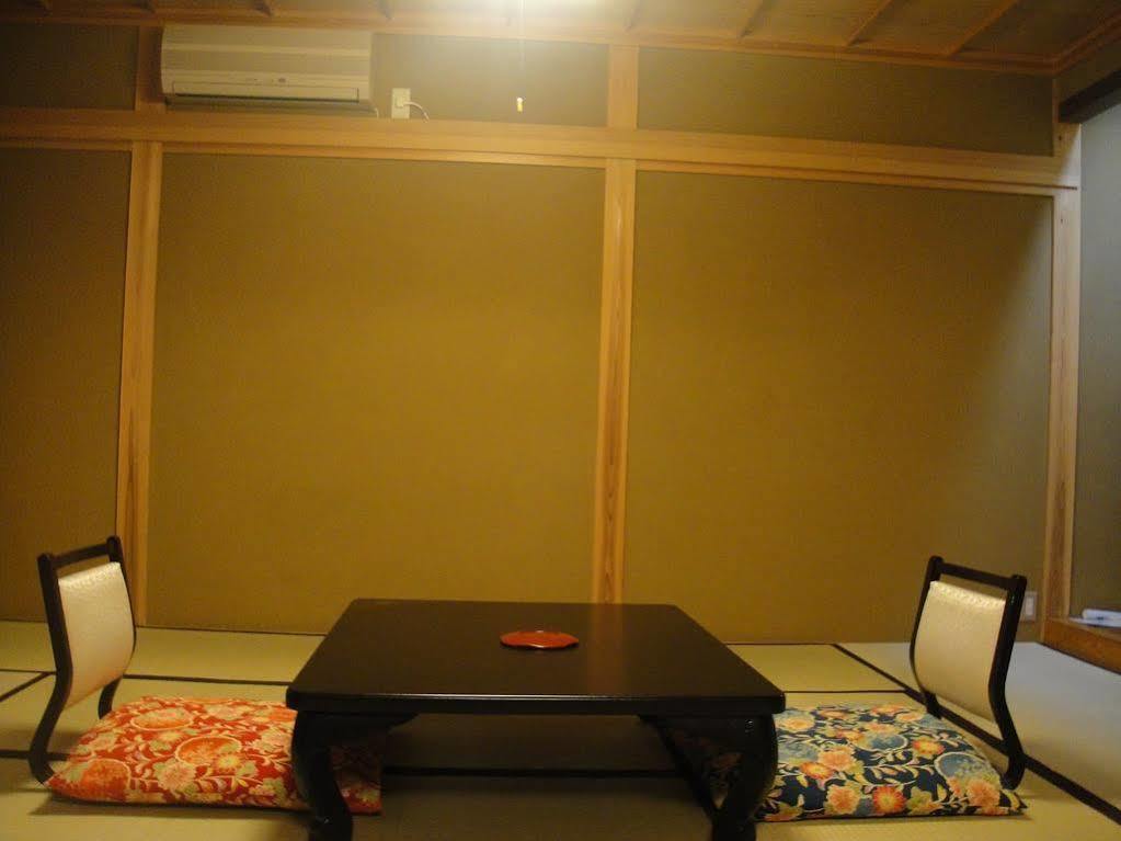 Jinpyokaku Hotel Yamanouchi  Bagian luar foto