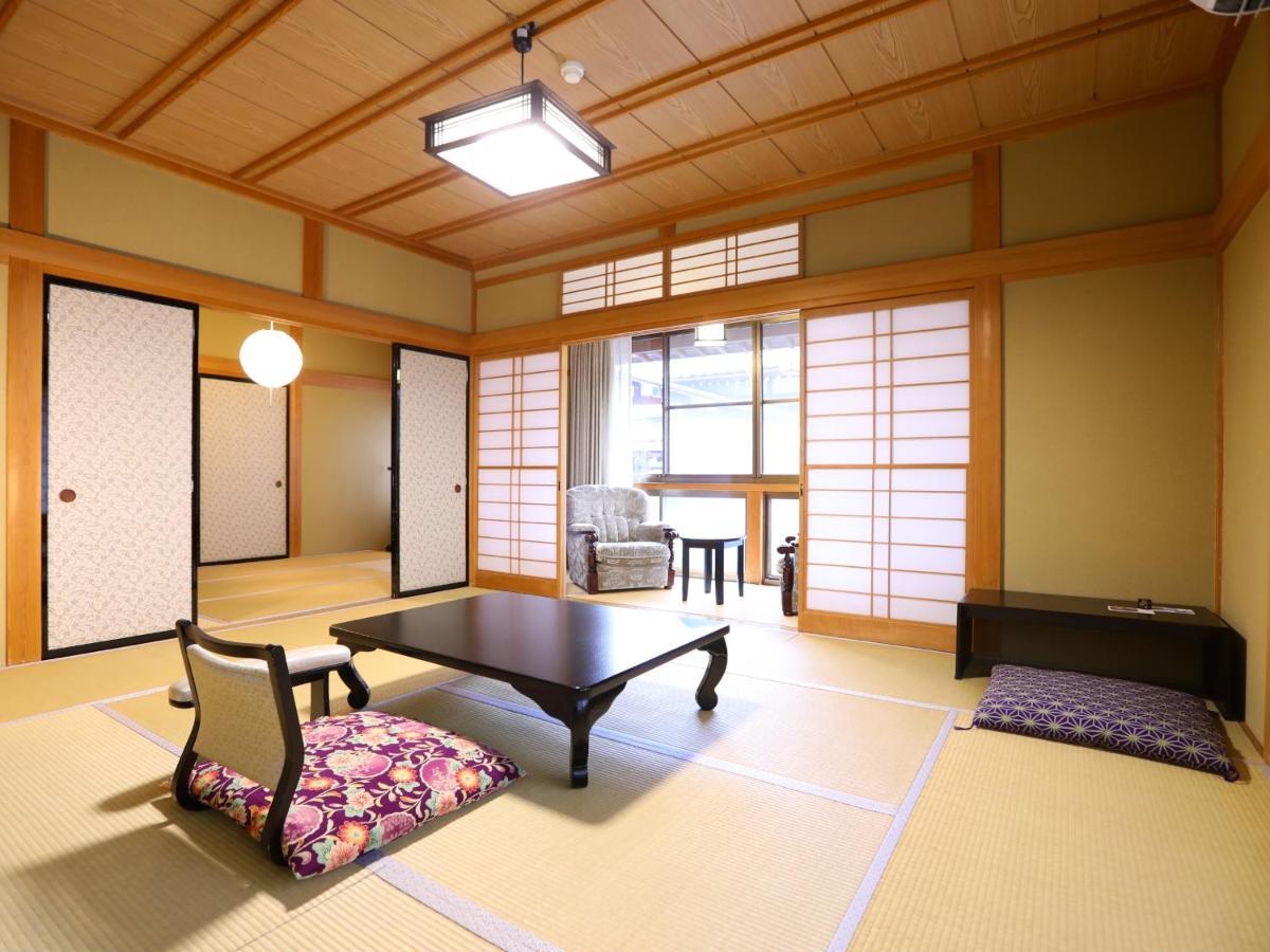 Jinpyokaku Hotel Yamanouchi  Bagian luar foto