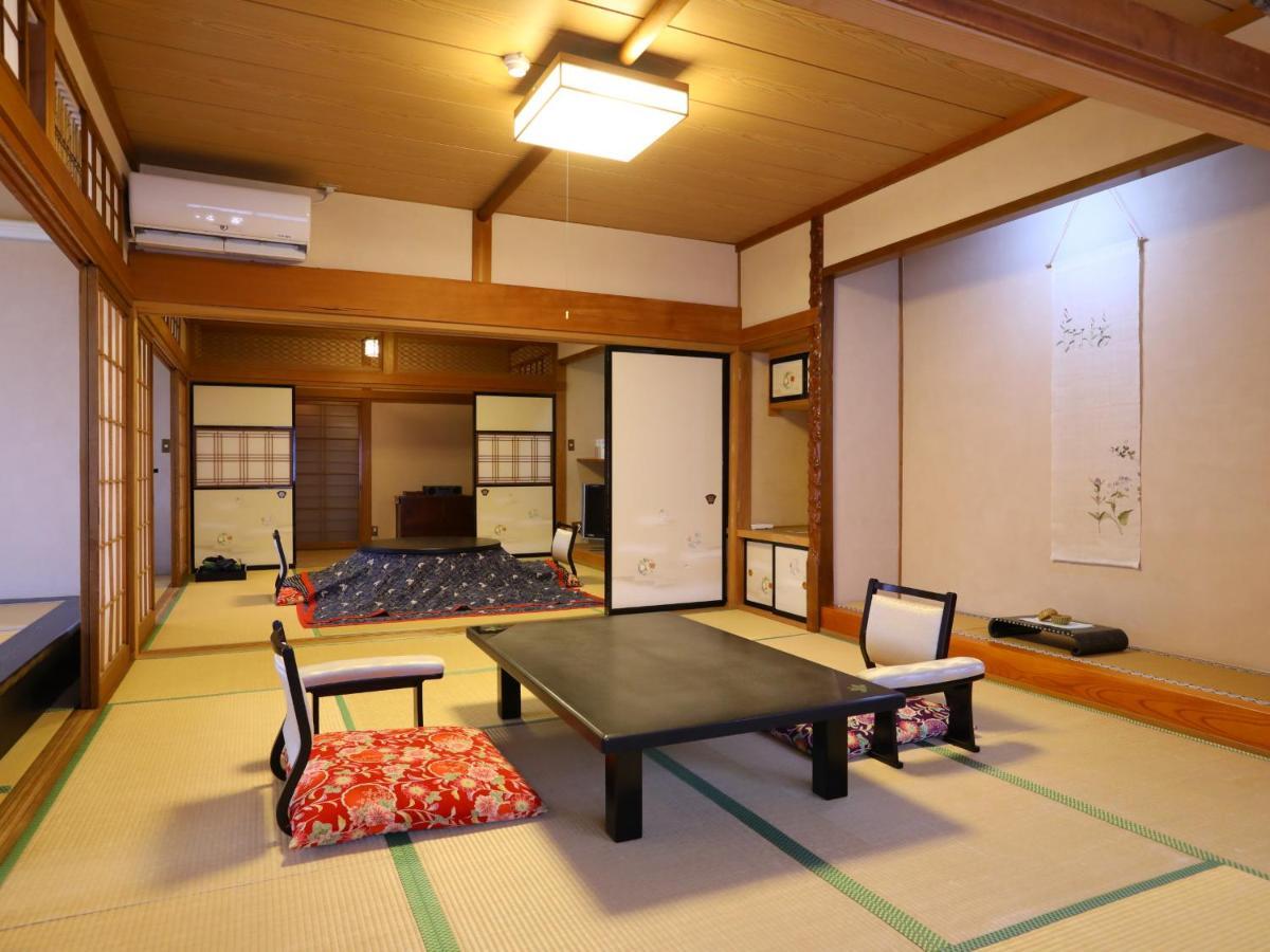Jinpyokaku Hotel Yamanouchi  Bagian luar foto