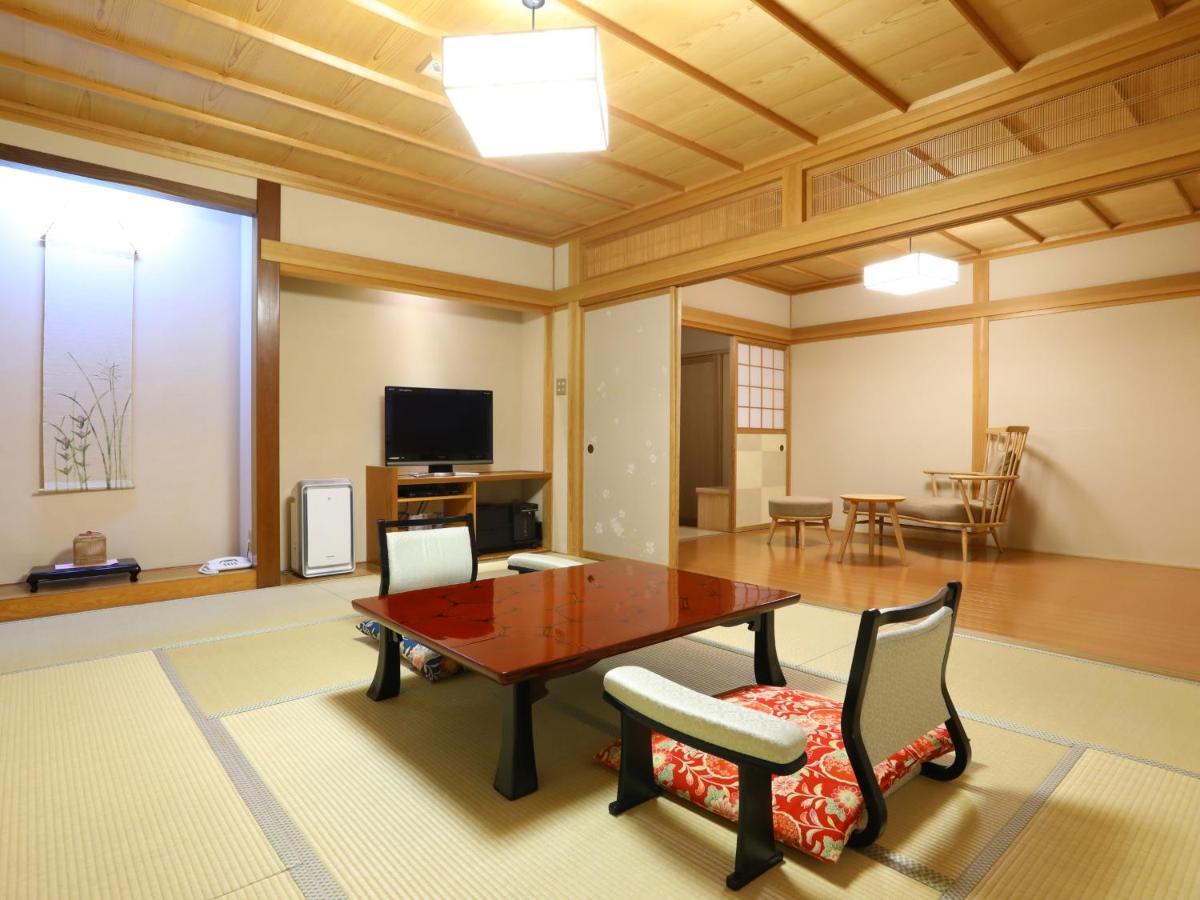 Jinpyokaku Hotel Yamanouchi  Bagian luar foto