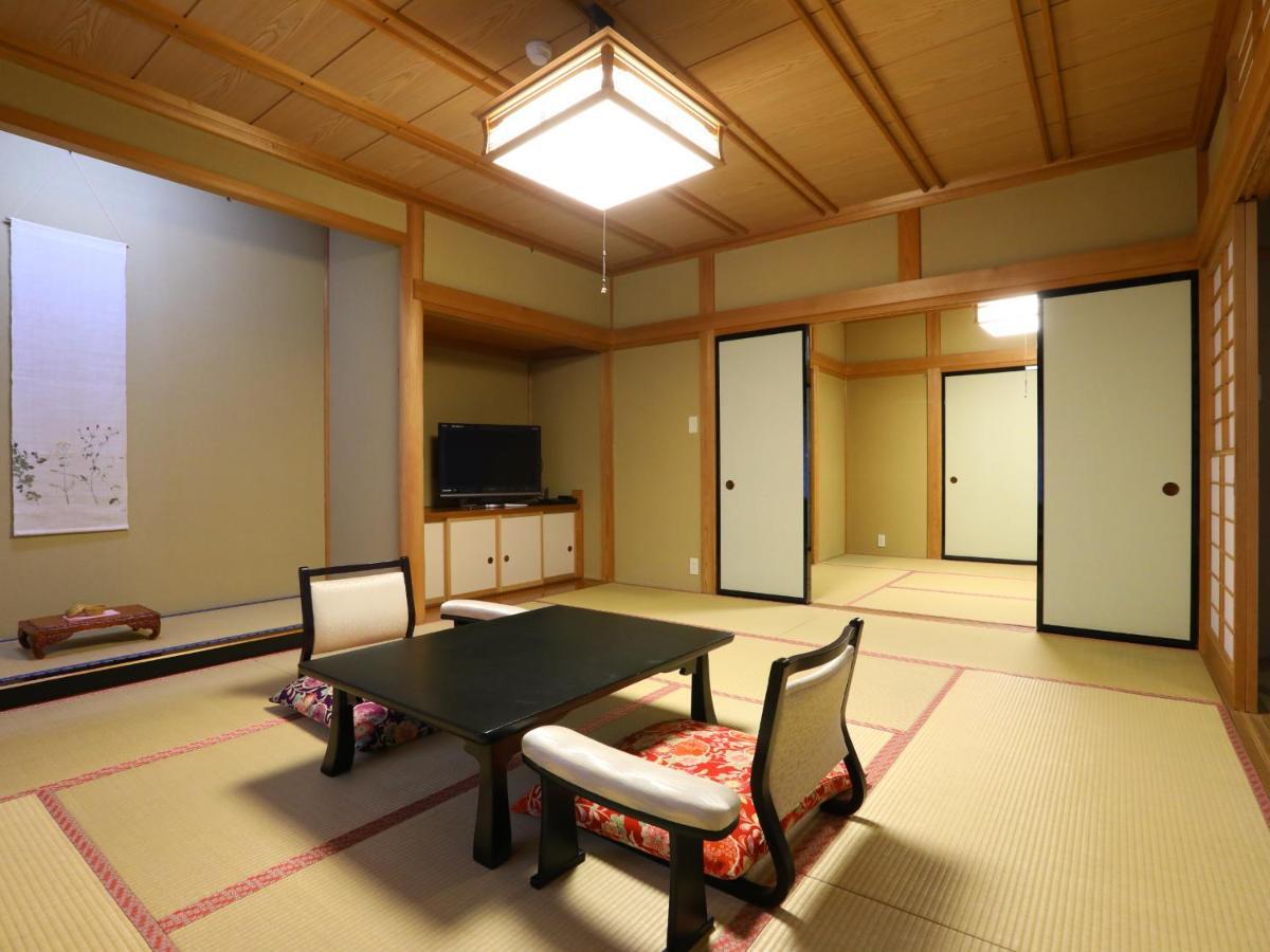 Jinpyokaku Hotel Yamanouchi  Bagian luar foto