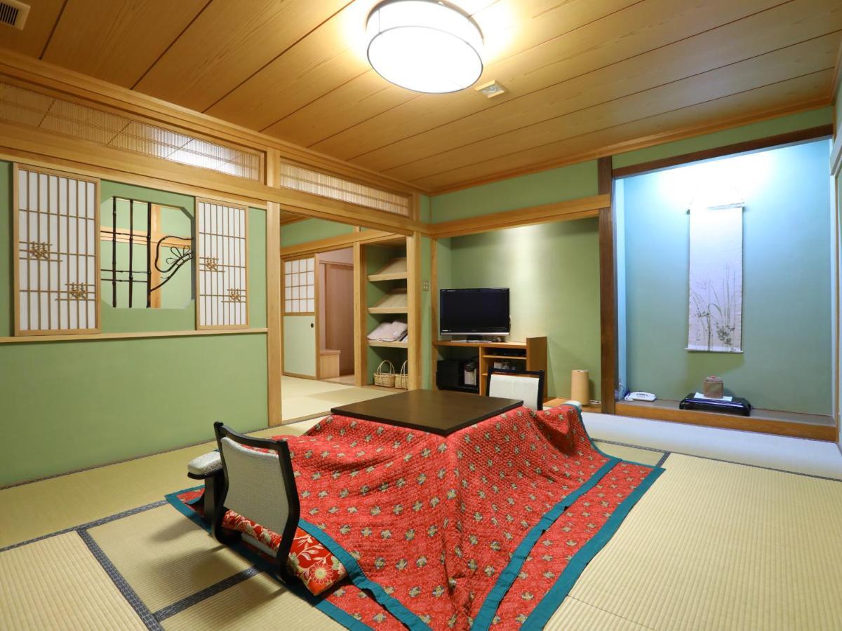 Jinpyokaku Hotel Yamanouchi  Bagian luar foto