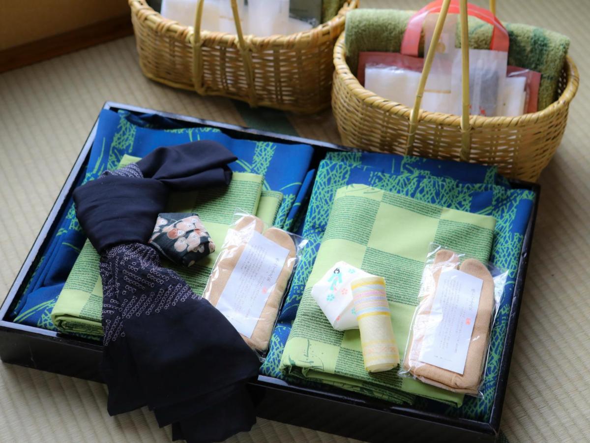 Jinpyokaku Hotel Yamanouchi  Bagian luar foto