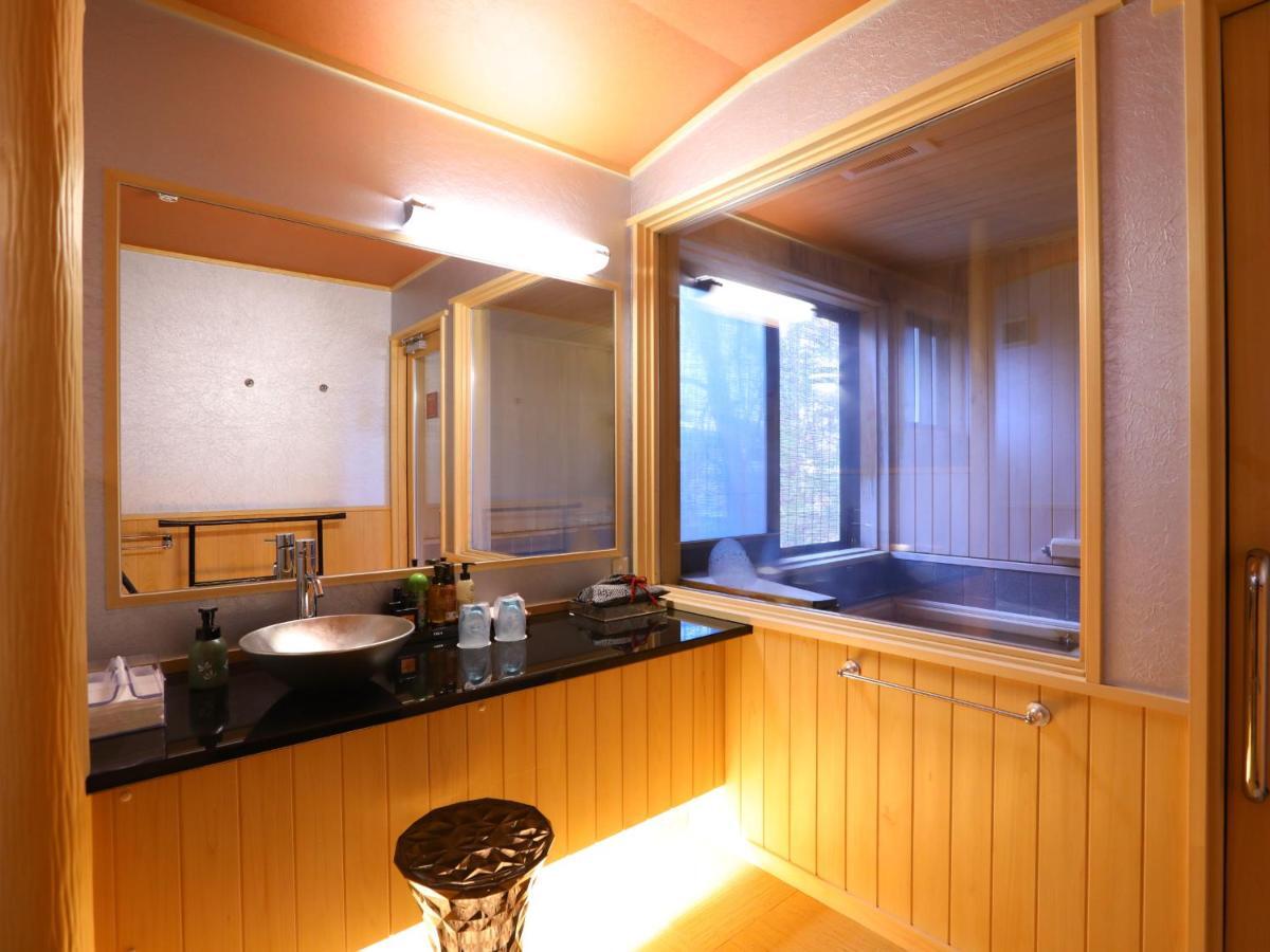 Jinpyokaku Hotel Yamanouchi  Bagian luar foto